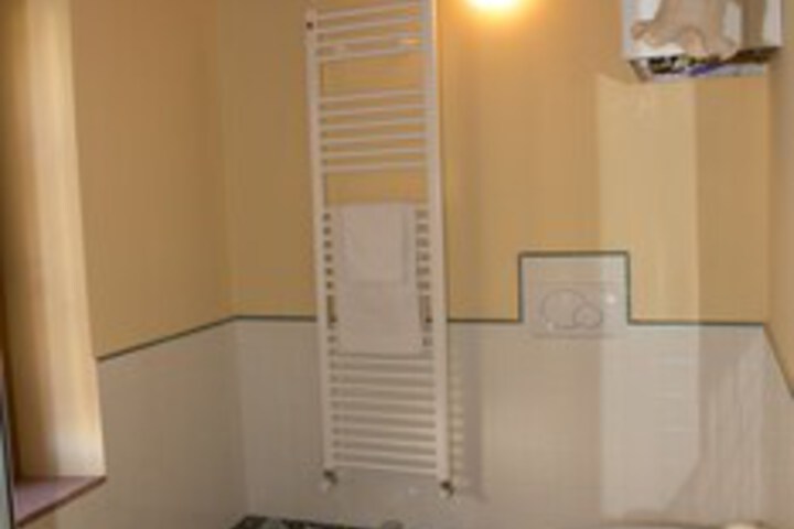 Room 2 of 48
