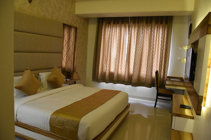Room 9 of 27