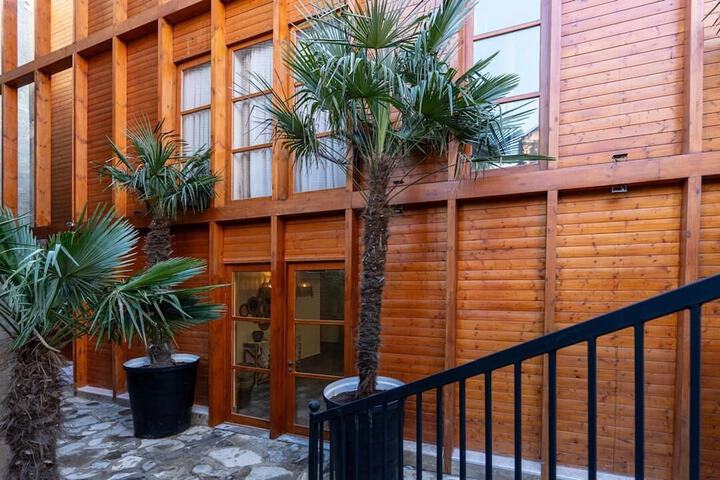Hotel Exterior 37 of 42