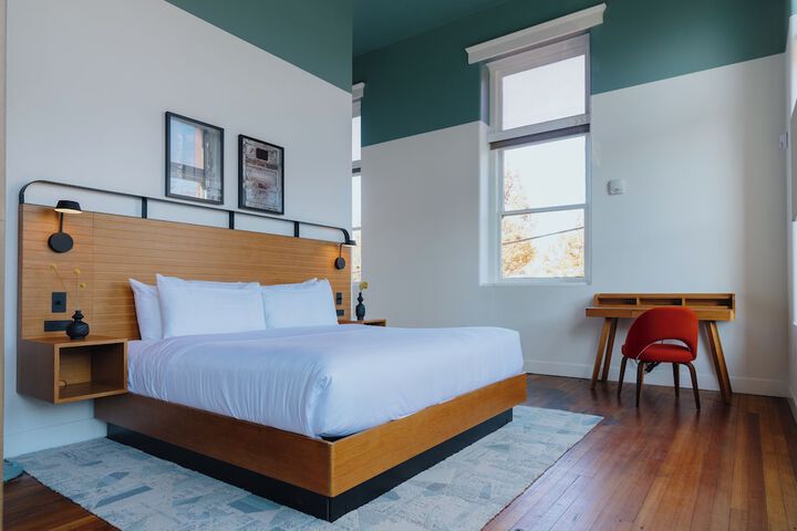 Room 35 of 131