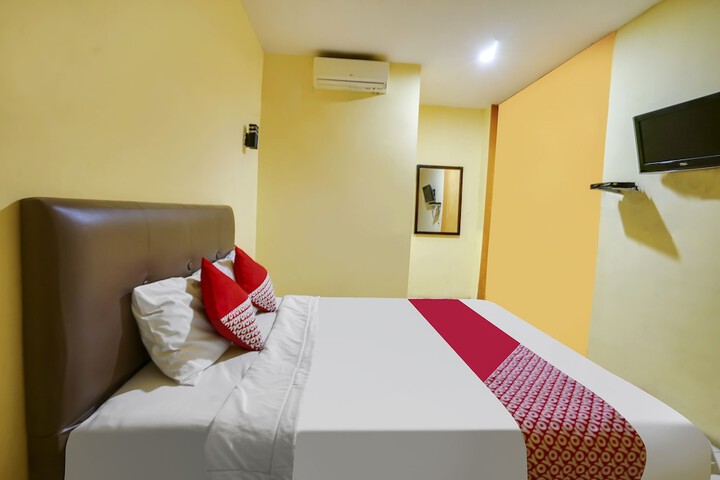 Room 11 of 26