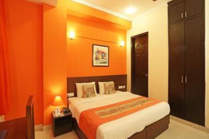 Room 9 of 21