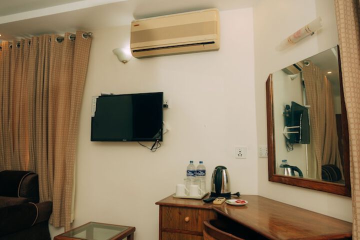 Room 36 of 157