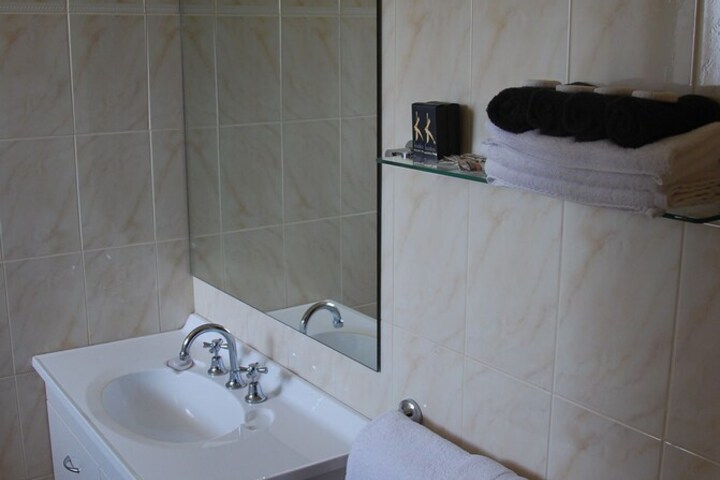 Room 43 of 59