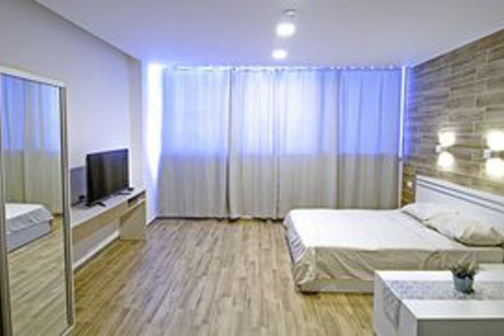 Room 13 of 30
