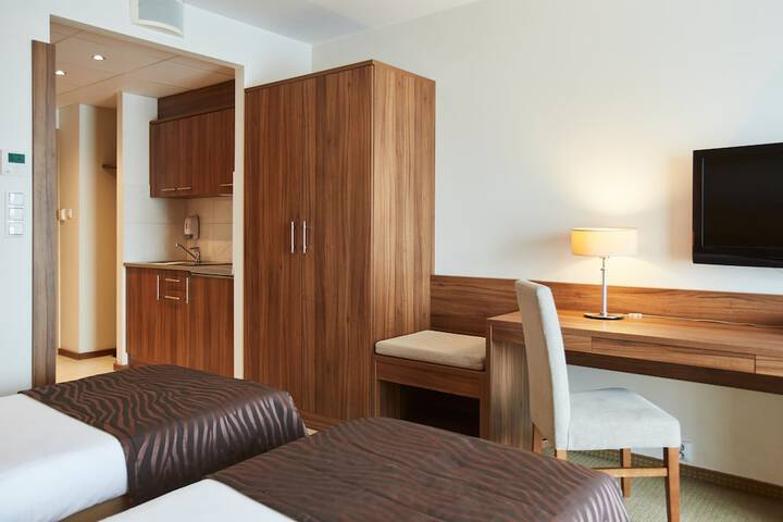 Room 33 of 70