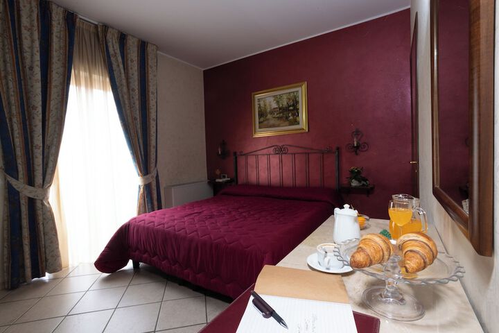 Room 16 of 40