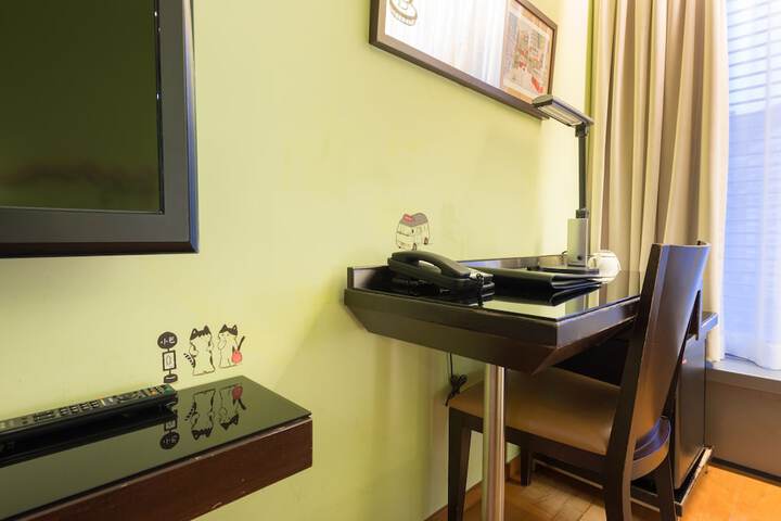 Room 41 of 107
