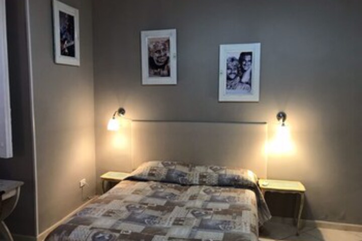 Room 21 of 38