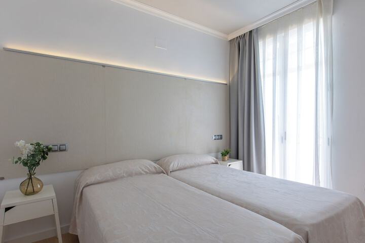 Room 12 of 34