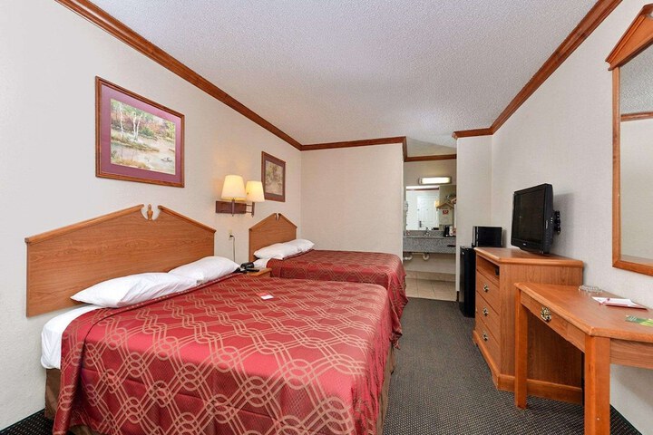 Room 7 of 14