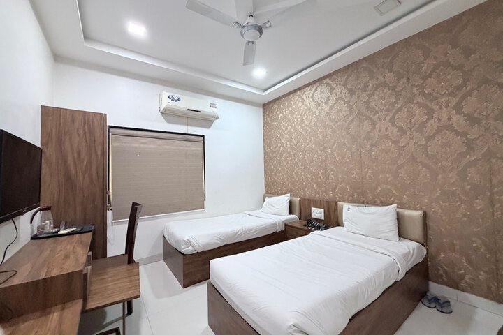 Room 10 of 21