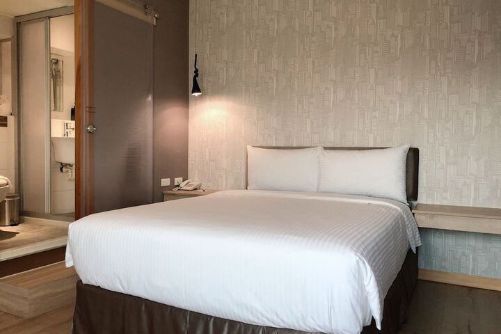 Room 7 of 34