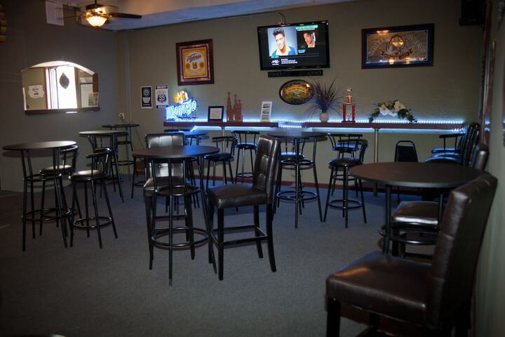 Lounge 34 of 41