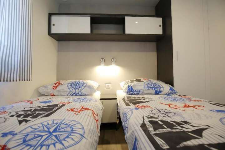 Room 6 of 45