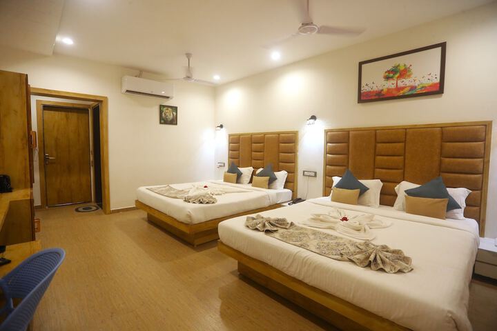 Room 12 of 65