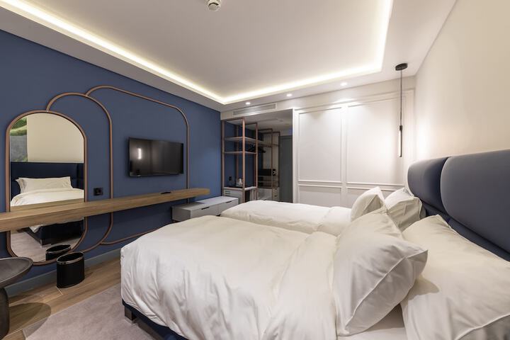 Room 17 of 69