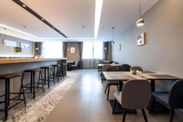 Hotel 6 of 23