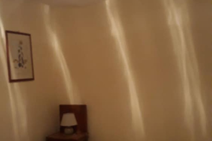 Room 9 of 42