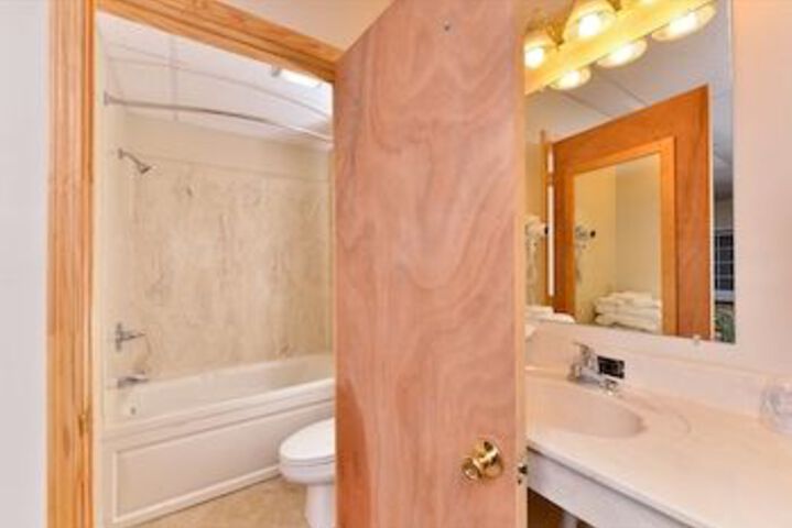 Room 4 of 36