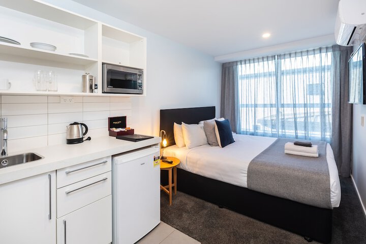 Room 12 of 87