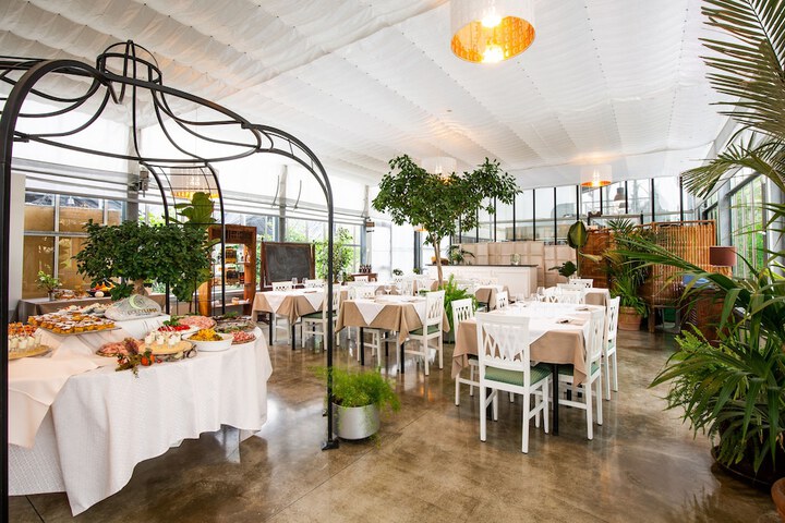 Dining 14 of 27