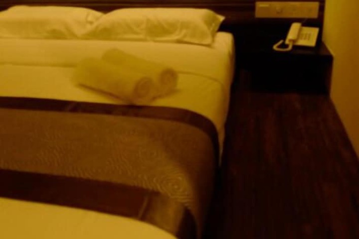 Room 6 of 36