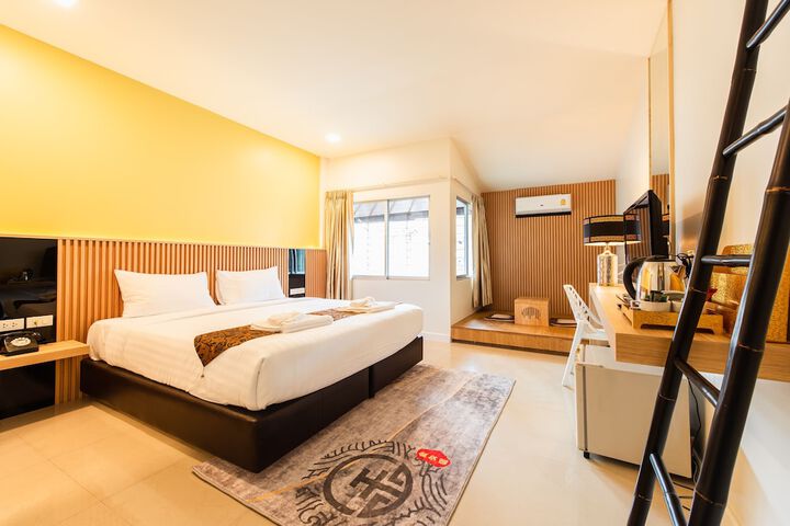 Room 6 of 44