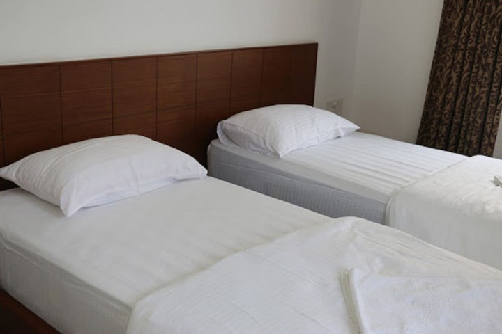 Room 3 of 7