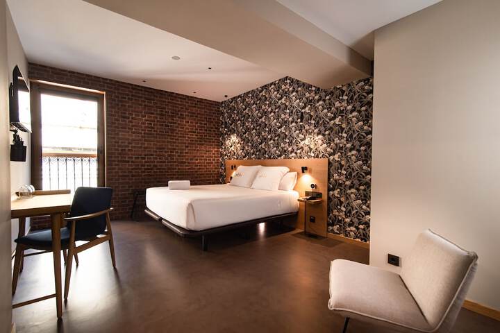 Room 12 of 35