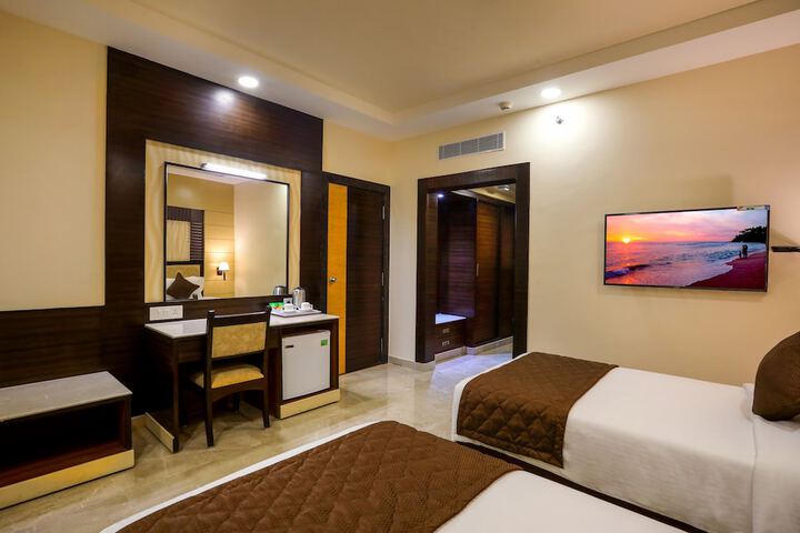 Room 8 of 22