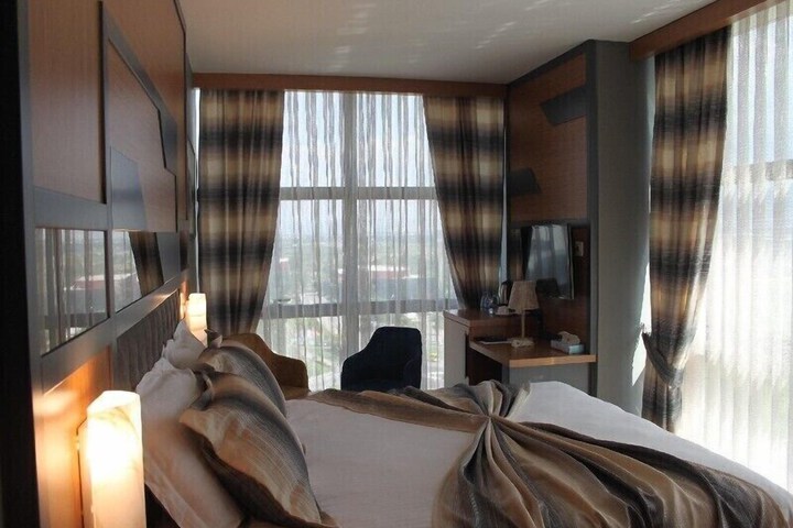 Room 8 of 26