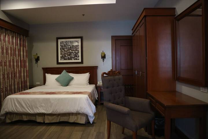 Room 25 of 90