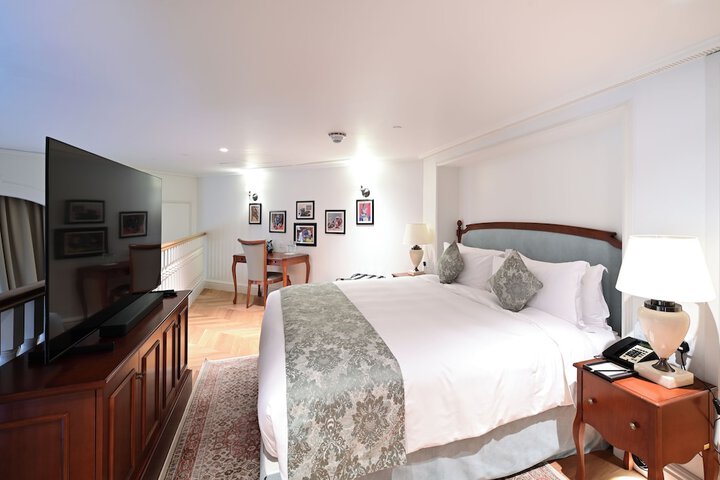 Room 19 of 42