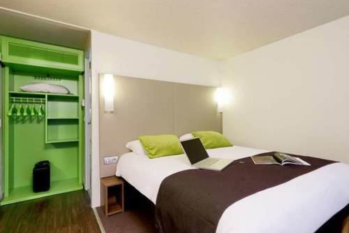 Room 6 of 31