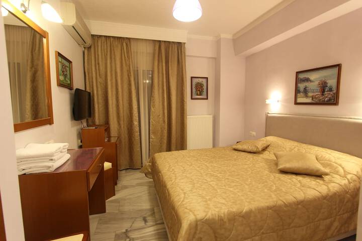 Room 26 of 85