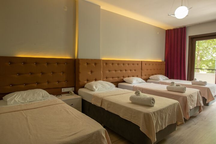 Room 6 of 22