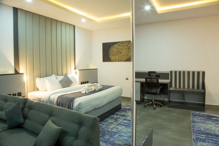 Room 7 of 32