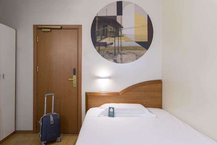 Room 13 of 54
