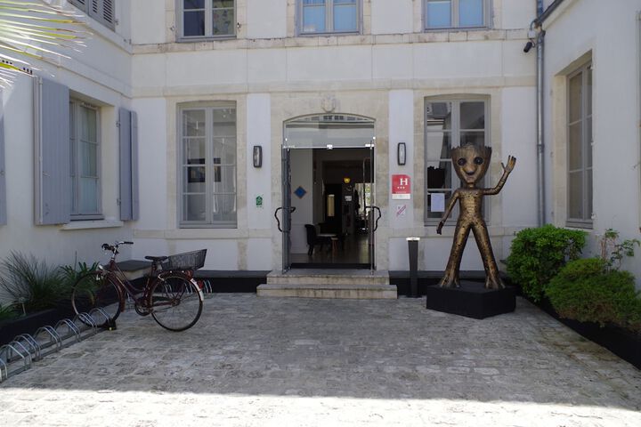 Hotel 52 of 53