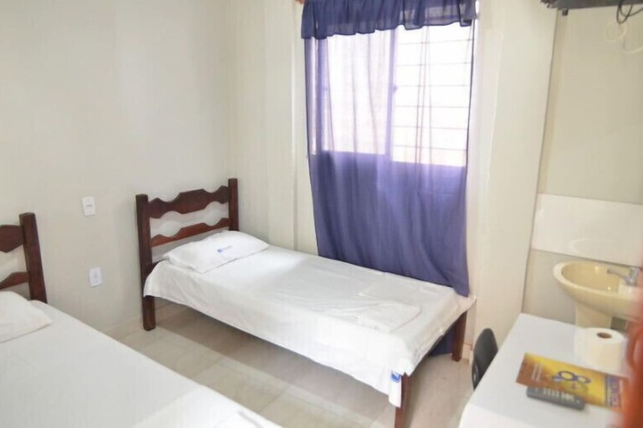 Room 13 of 27