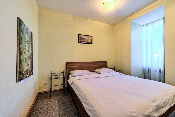 Room 10 of 40