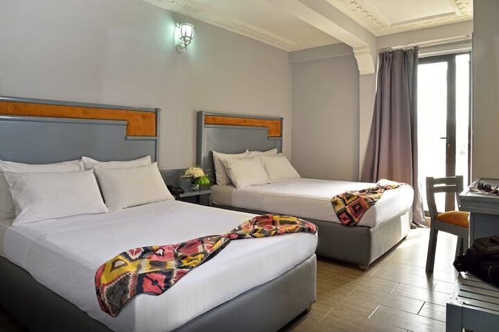 Room 4 of 11