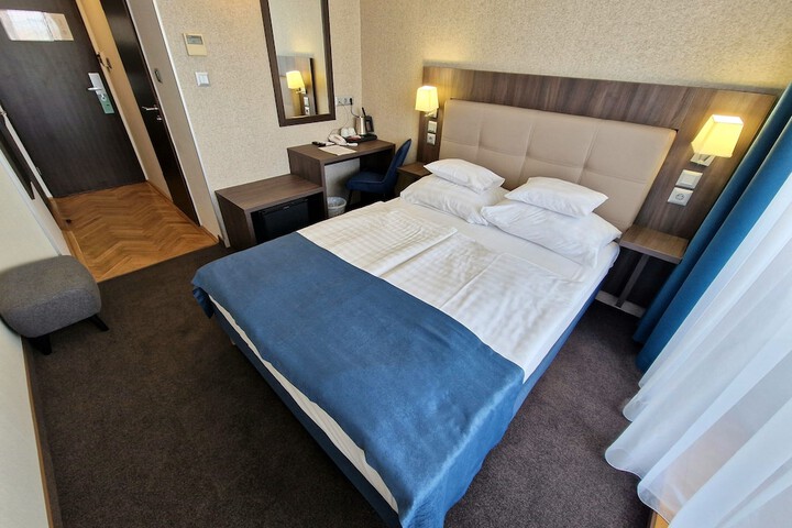 Room 35 of 139