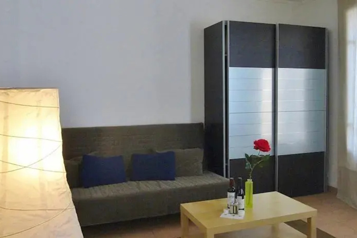 Room 2 of 9