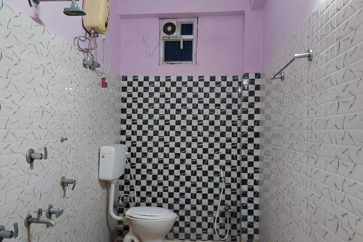Room 11 of 11