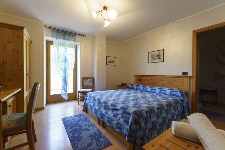 Room 9 of 26