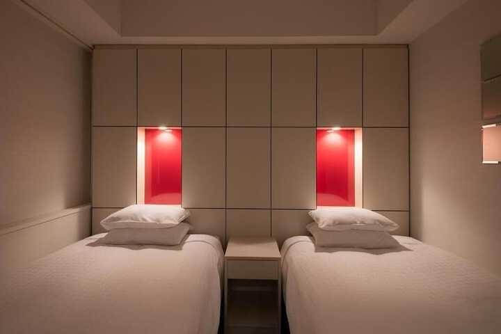 Room 15 of 42