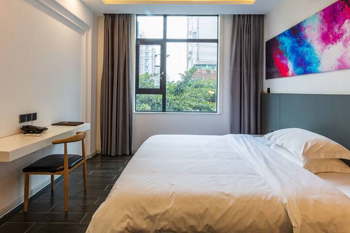 Room 7 of 31