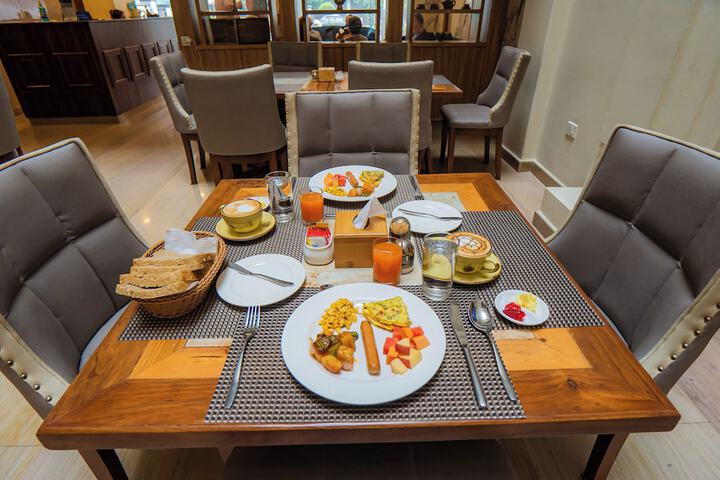 Breakfast/Coffee Service 80 of 100